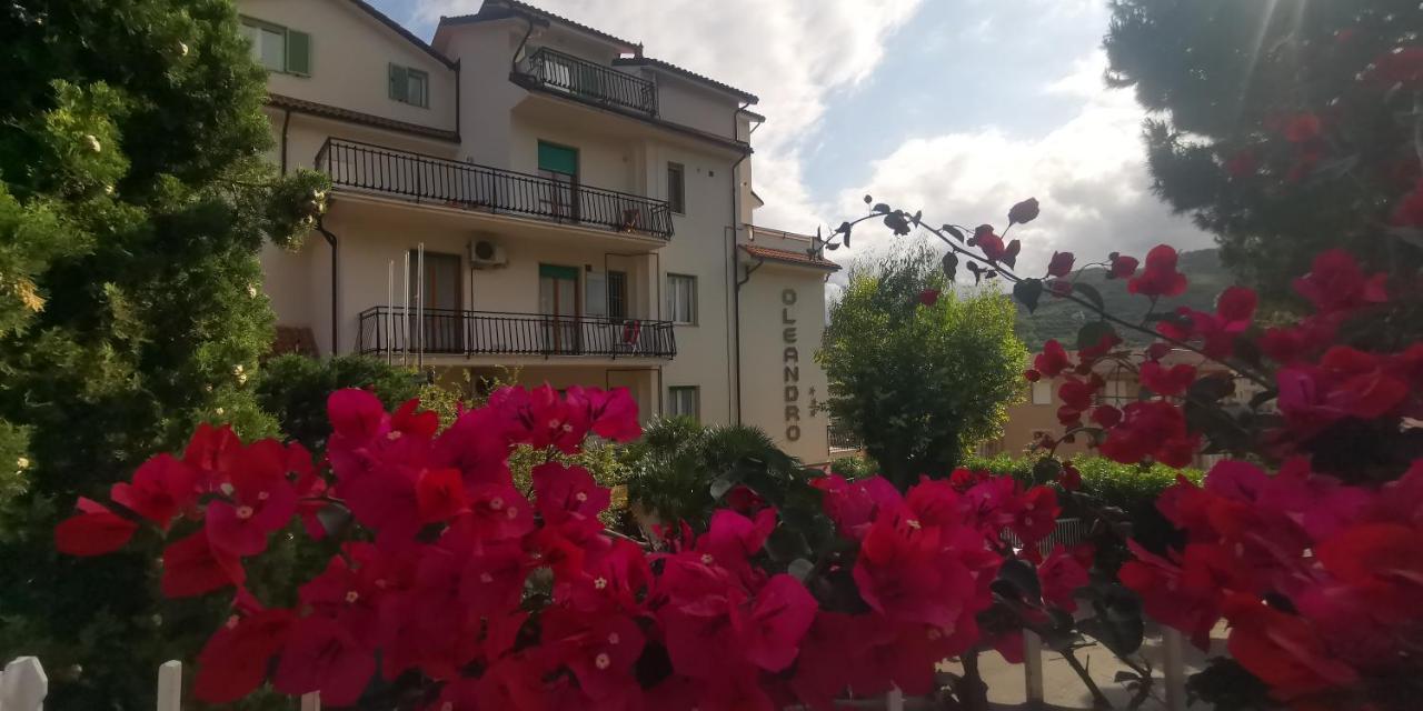 Residence Oleandro Пиетра Лигуре Екстериор снимка
