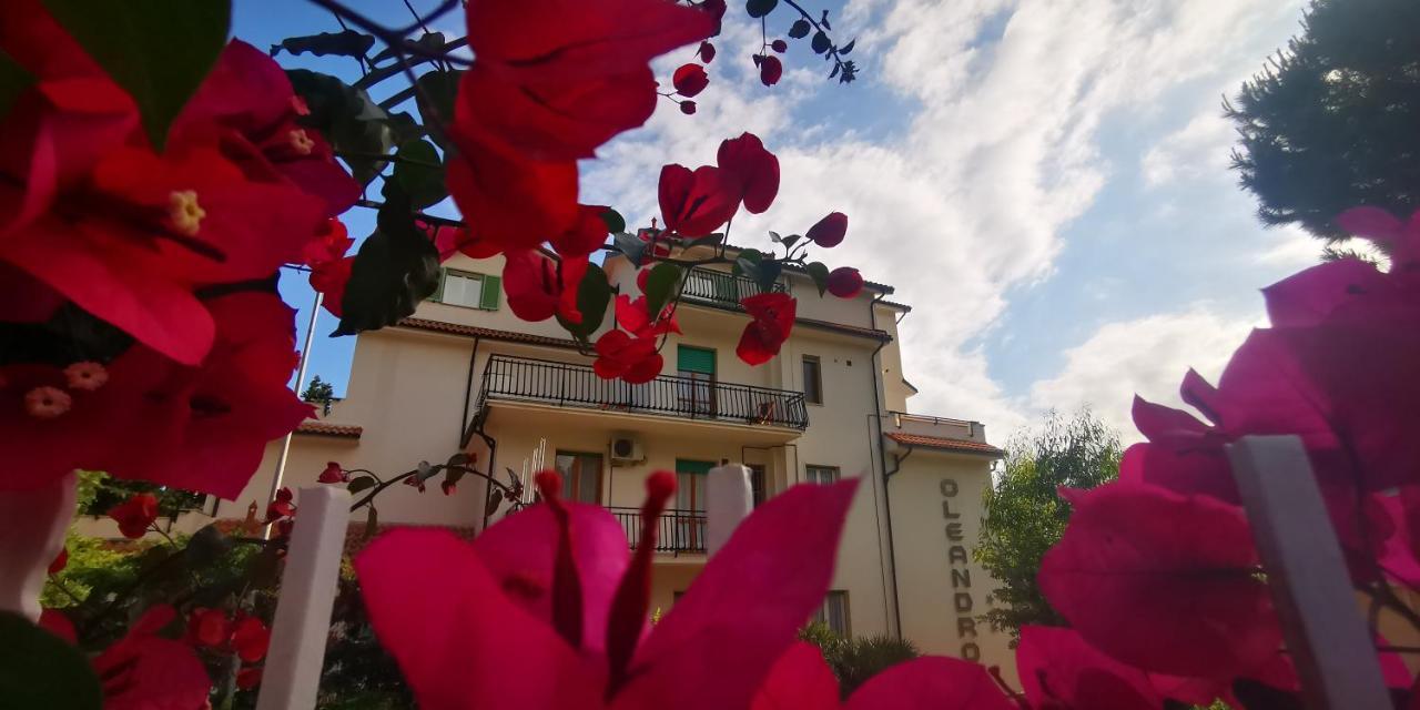 Residence Oleandro Пиетра Лигуре Екстериор снимка