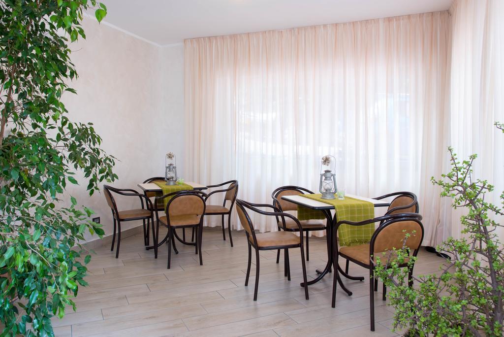 Residence Oleandro Пиетра Лигуре Екстериор снимка