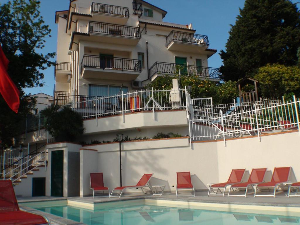 Residence Oleandro Пиетра Лигуре Екстериор снимка