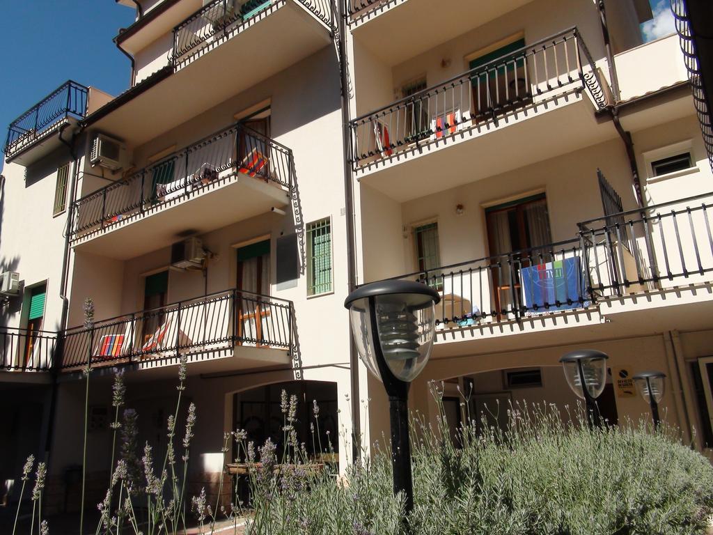 Residence Oleandro Пиетра Лигуре Екстериор снимка