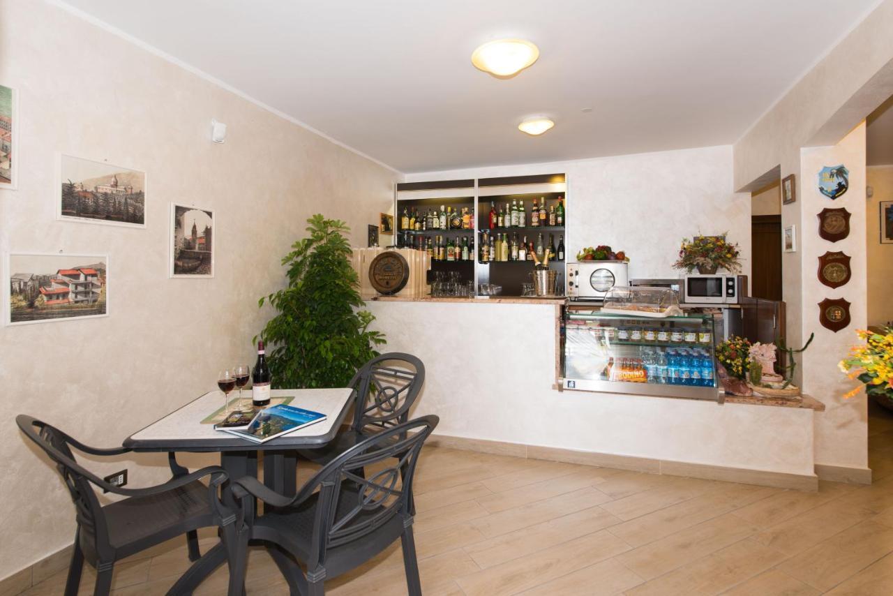 Residence Oleandro Пиетра Лигуре Екстериор снимка