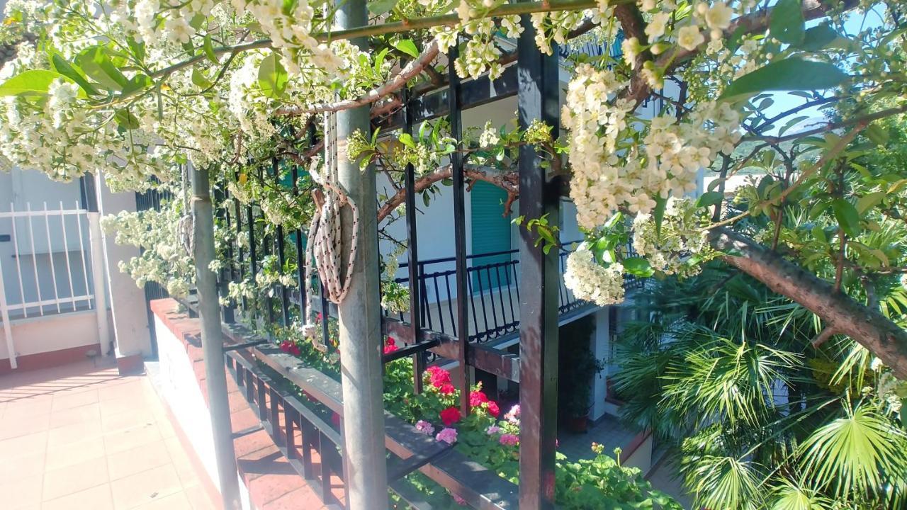 Residence Oleandro Пиетра Лигуре Екстериор снимка